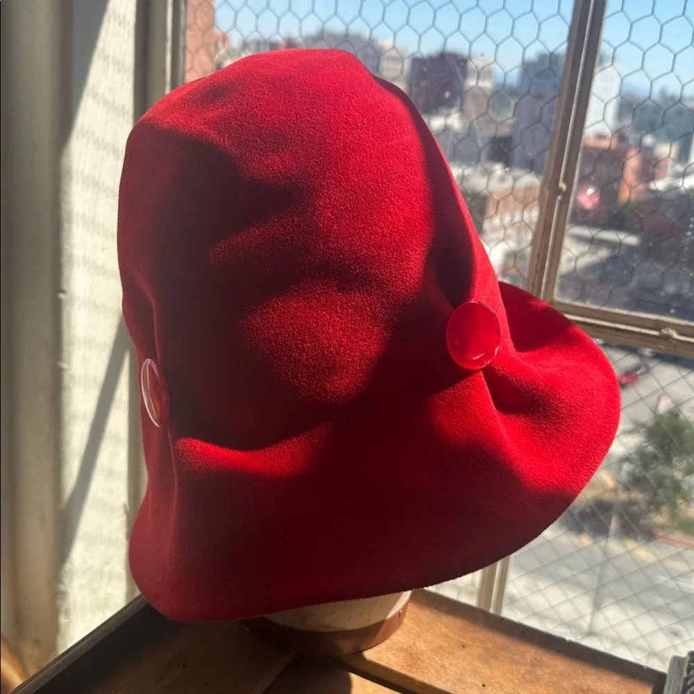 Antique Vintage Scarlet red Felt soft Cloche hat Buttons Decorated S/M England - Picture 5 of 16